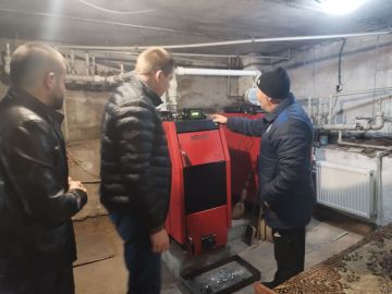 В рамках поручения Главы ДНР Дениса Пушилина, врип Главы Тельмановского округа совместно с Председателем Тельмановского муниципального совета провели проверку котельных в с. Гранитное, которые отапливают социальные объекты...