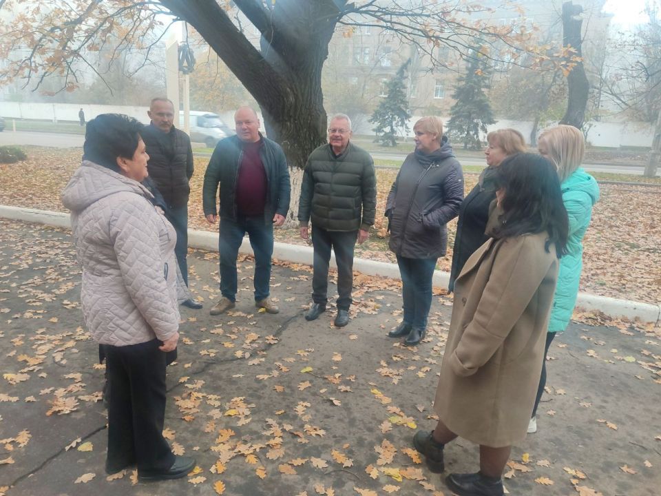 Сегодня, 27 октября, по поручению Главы ДНР Дениса Пушилина, заместитель руководителя Управы Калининского внутригородского района Администрации городского округа Донецк Вячеслав Пахущий совместно с депутатом Донецкого... Сегодня, 27 октября, по поручению Главы ДНР Дениса Пушилина, заместитель руководителя Управы Калининского внутригородского района Администрации городского округа Донецк Вячеслав Пахущий совместно с депутатом Донецкого...