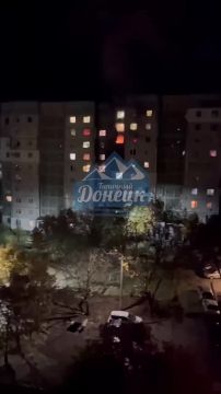 В горящей многоэтажке в Донецке продолжают находиться люди