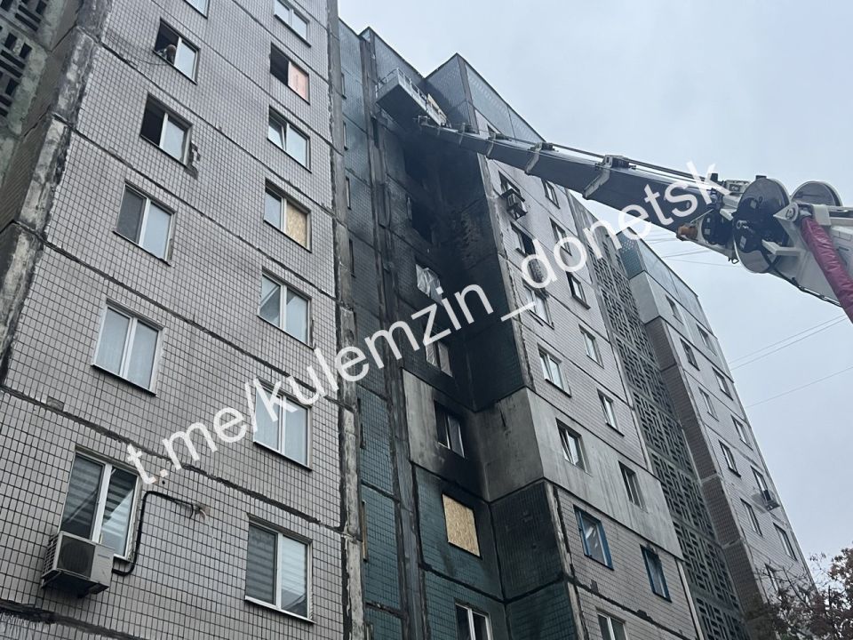 Алексей Кулемзин: Специалисты шеф-региона г. Москва продолжают устранять последствия обстрела в Донецке Алексей Кулемзин: Специалисты шеф-региона г. Москва продолжают устранять последствия обстрела в Донецке