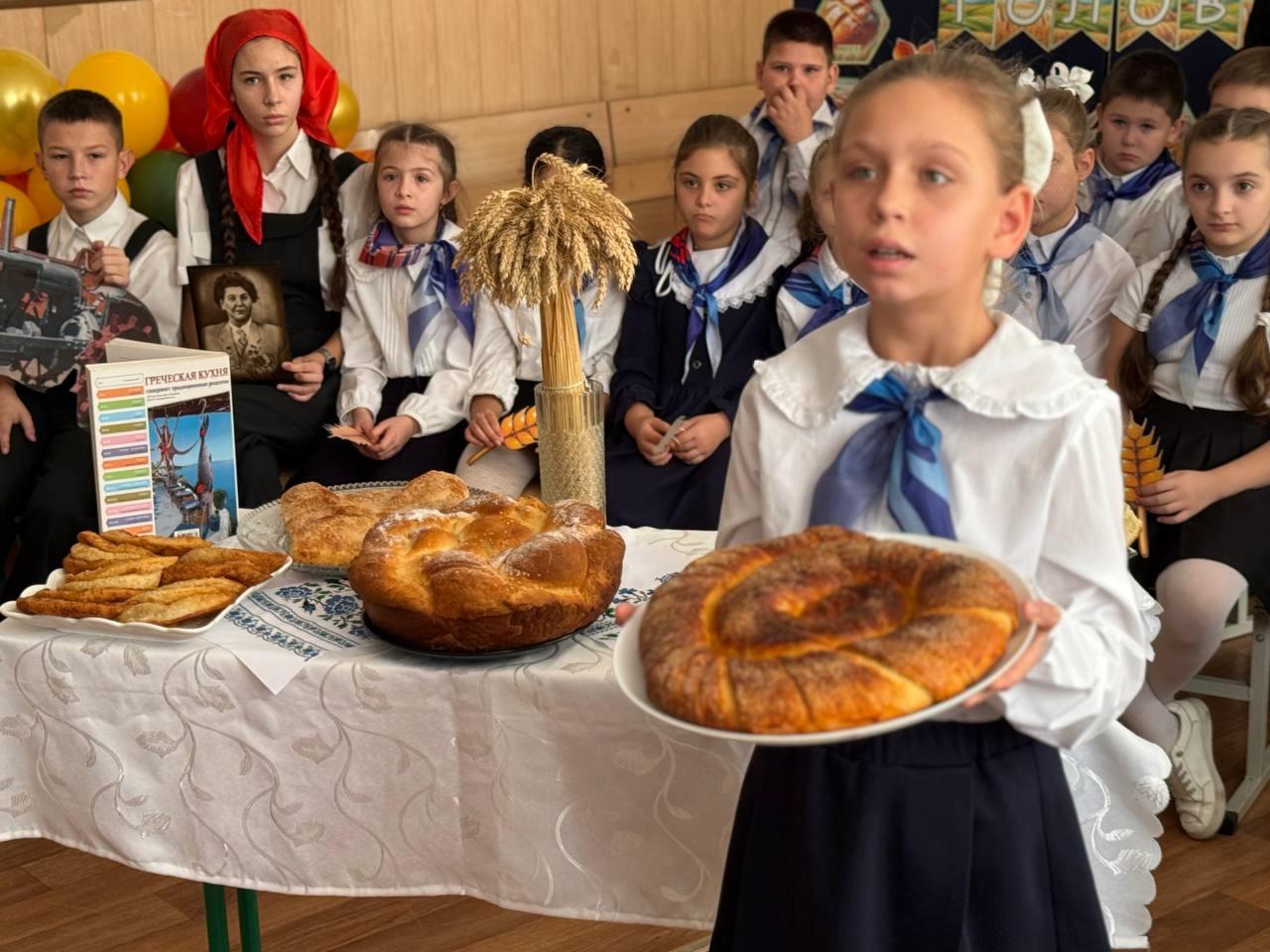 Николай Михайлов: Школы Старобешево и Читы провели телемост дружбы Николай Михайлов: Школы Старобешево и Читы провели телемост дружбы