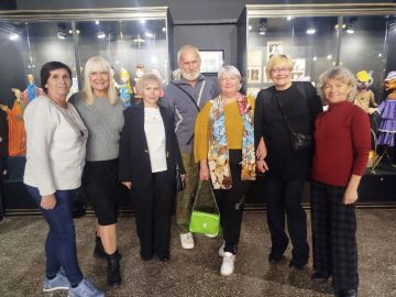 «КУЛЬТУРНЫЙ ВЕЧЕР». Участники семейного клуба «Рассвет» МБУ «Дворец культуры имени Владимира Маяковского городского округа Торез» посетили Донецкий театр кукол