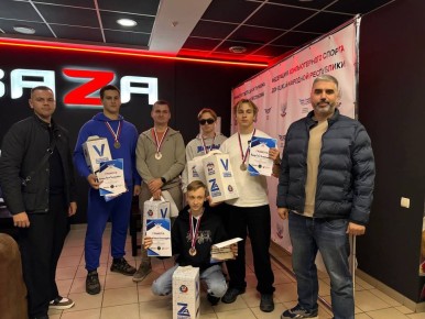 Покоряя киберспортивные вершины: Алексей Дорофеев наградил призеров Республиканских соревнований по компьютерному спорту