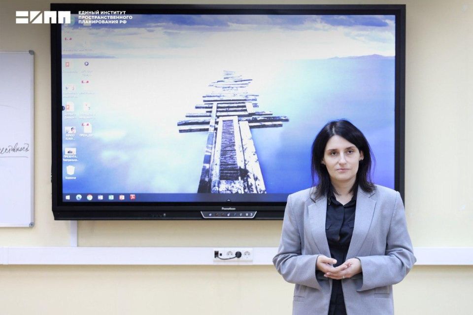 Уникальный опыт в градостроительстве: студенты МАРХИ разработали концепции развития Горловки ДНР Уникальный опыт в градостроительстве: студенты МАРХИ разработали концепции развития Горловки ДНР