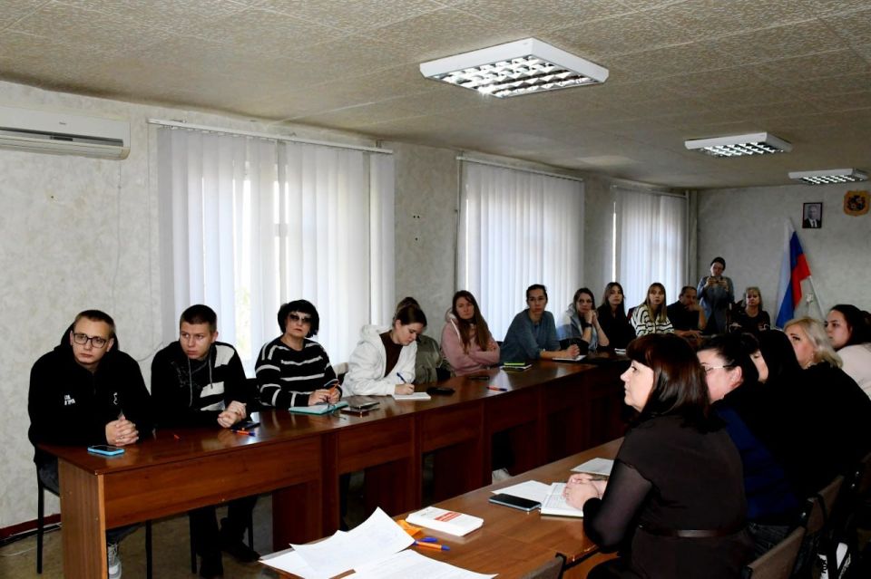 В рамках партийного проекта Единой России «Предпринимательство» в городах Кировское и Ждановка Шахтерского округа при поддержке Общественной палаты ДНР и Центра «Мой бизнес» состоялся семинар на тему: «Тренды развития... В рамках партийного проекта Единой России «Предпринимательство» в городах Кировское и Ждановка Шахтерского округа при поддержке Общественной палаты ДНР и Центра «Мой бизнес» состоялся семинар на тему: «Тренды развития...
