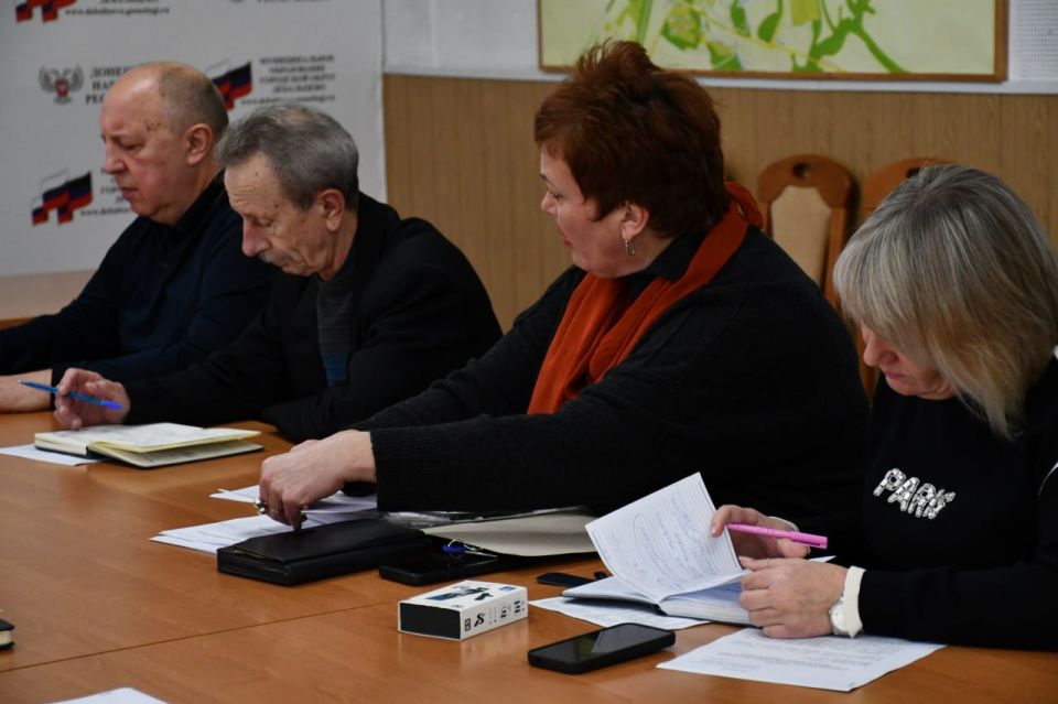 Сегодня 27 октября 2025 года состоялось заседание муниципального штаба по вопросу здравоохранения на территории муниципального образования городского округа Дебальцево с руководителями медицинских учреждений и... Сегодня 27 октября 2025 года состоялось заседание муниципального штаба по вопросу здравоохранения на территории муниципального образования городского округа Дебальцево с руководителями медицинских учреждений и...