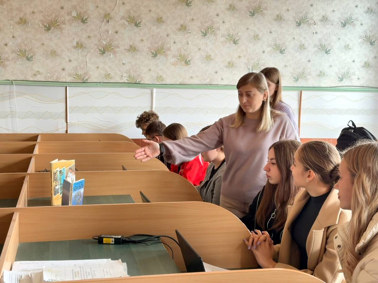 Денис Зубов: Порядка 150 тысяч учеников, студентов и их родителей приняли участие в акции «Учиться в Донбассе» Денис Зубов: Порядка 150 тысяч учеников, студентов и их родителей приняли участие в акции «Учиться в Донбассе»