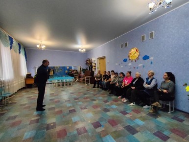 27 октября, филиалом «Макеевское ПУВКХ» ГУП ДНР «Вода Донбасса» продолжаются работы по устранению порыва холодного водоснабжения в районе дома № 42 по ул. Кирова в ж/м «Совколония»