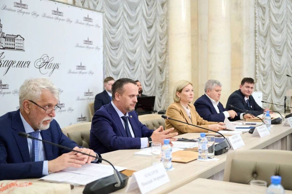 Ольга Любимова: Приняла участие в заседании Попечительского совета Новгородского музея-заповедника Ольга Любимова: Приняла участие в заседании Попечительского совета Новгородского музея-заповедника