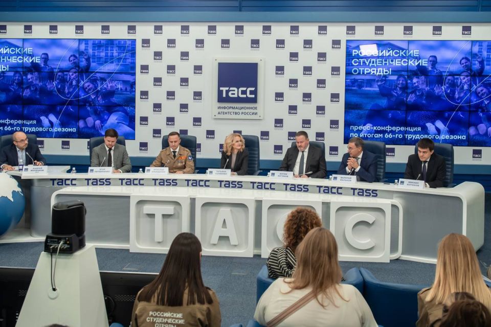 Более 156 тыс. человек получили рабочую профессию в рамках работы Российских студенческих отрядов с 2021 года Более 156 тыс. человек получили рабочую профессию в рамках работы Российских студенческих отрядов с 2021 года