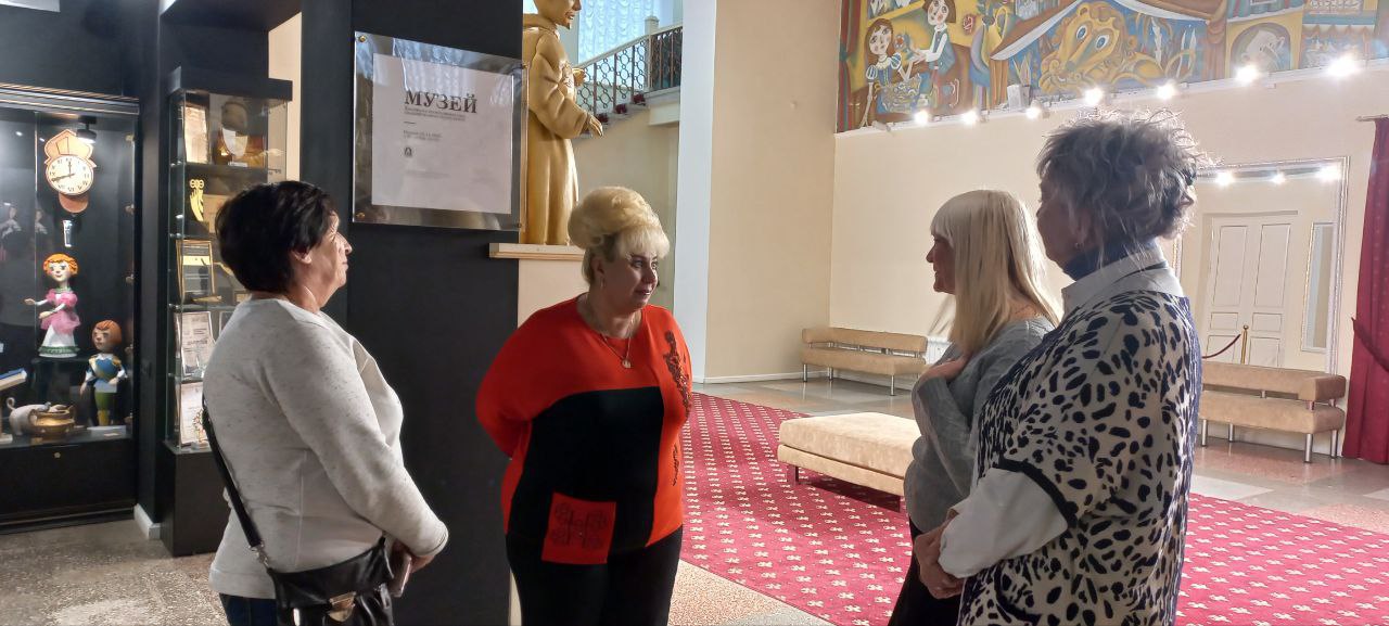 «КУЛЬТУРНЫЙ ВЕЧЕР». Участники семейного клуба «Рассвет» МБУ «Дворец культуры имени Владимира Маяковского городского округа Торез» посетили Донецкий театр кукол «КУЛЬТУРНЫЙ ВЕЧЕР». Участники семейного клуба «Рассвет» МБУ «Дворец культуры имени Владимира Маяковского городского округа Торез» посетили Донецкий театр кукол