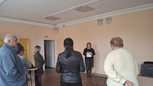 27 октября состоялась встреча депутата Тельмановского муниципального совета Елизаветы Кямилевой с трудовым коллективом МБУДО «Дом детского и юношеского творчества»