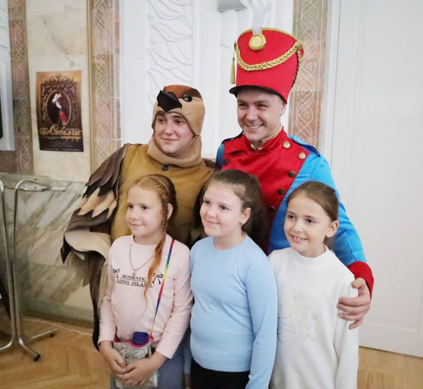 В Мариупольском театре прошли показы спектаклей для детей В Мариупольском театре прошли показы спектаклей для детей