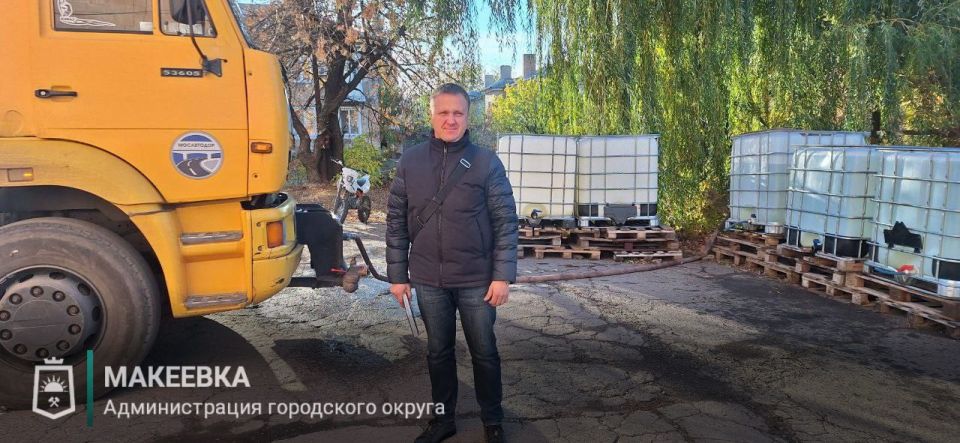 Депутаты Макеевского городского совета продолжают проводить мониторинг подвоза воды населению и в социальные объекты Депутаты Макеевского городского совета продолжают проводить мониторинг подвоза воды населению и в социальные объекты