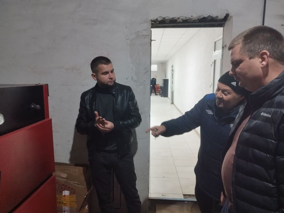 По поручению Главы ДНР Д.В. Пушилина "О контроле качества теплоснабжения" председатель Тельмановского муниципального совета Дмитрий Липчанский совместно с первым заместителем Главы Администрации округа Михаилом Нечаевым... По поручению Главы ДНР Д.В. Пушилина "О контроле качества теплоснабжения" председатель Тельмановского муниципального совета Дмитрий Липчанский совместно с первым заместителем Главы Администрации округа Михаилом Нечаевым...