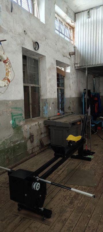 Живая вода Зугрэса: как хрупкие лодки и сильные духом люди спасают город от забвения Живая вода Зугрэса: как хрупкие лодки и сильные духом люди спасают город от забвения