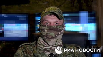 ВСУ из-за нехватки бойцов активизировали использование роботизированных установок и дистанционно управляемых платформ на константиновском участке фронта в ДНР, сообщил РИА Новости командир батальона Южного военного округа с...