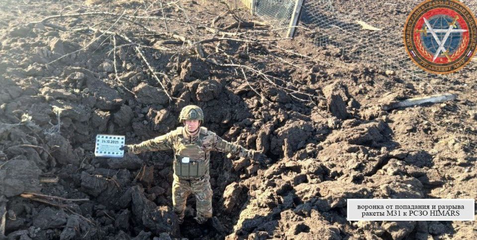 Сегодня в Ясиноватой простились с семьей, которую ВСУ убили американским «Хаймарсом» Сегодня в Ясиноватой простились с семьей, которую ВСУ убили американским «Хаймарсом»