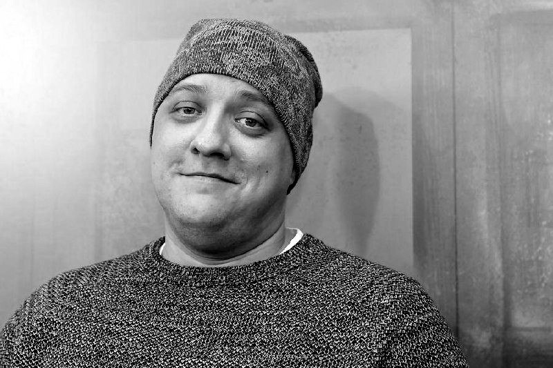 Скончался популярный актер из Сочи, сыгравший роль Мухича, Роман Попов