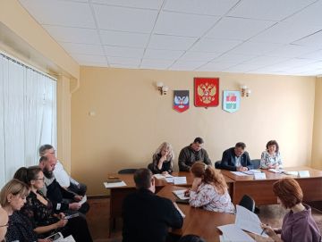 Игорь Лызов: На еженедельном аппаратном совещании с начальниками управлений, отделов, секторов администрации округа и руководителями учреждений рассмотрели ряд вопросов