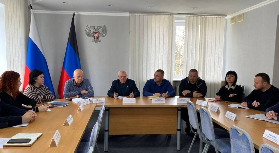 Евгений Поплавский: Провел аппаратное совещание с руководителями ведомств и представителями силовых структур