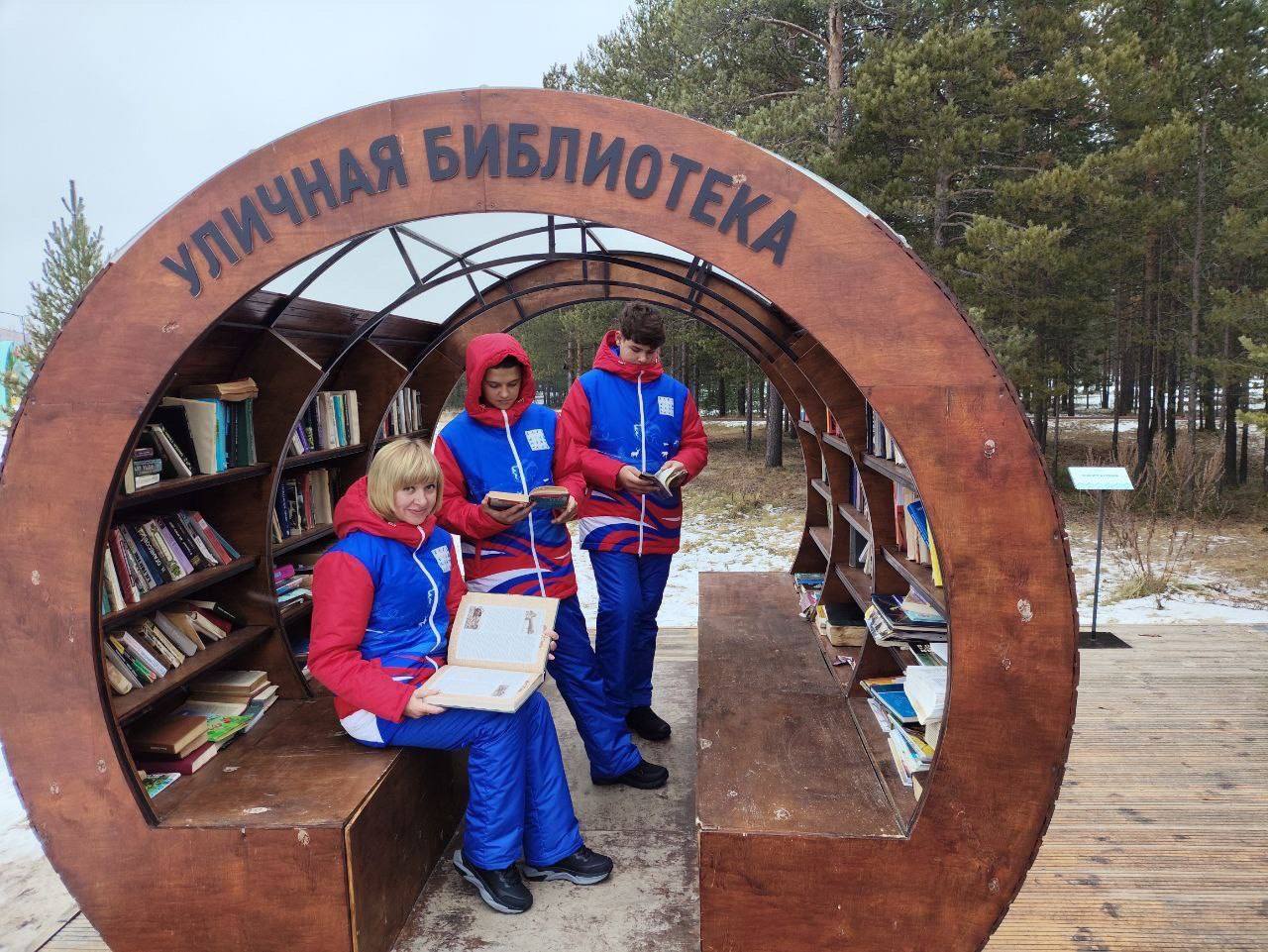 В Муравленко побывали школьники из подшефной Николаевки В Муравленко побывали школьники из подшефной Николаевки