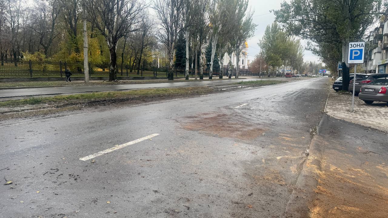 Сегодня, 28.10.2025, сотрудниками МУП АГОД ДНР "ЗЕЛЕНОЕ СТРОИТЕЛЬСТВО Г.ДОНЕЦКА", выполнены работы по уборке аварийных деревьев в Ленинском внутригородском районе города Донецка Сегодня, 28.10.2025, сотрудниками МУП АГОД ДНР "ЗЕЛЕНОЕ СТРОИТЕЛЬСТВО Г.ДОНЕЦКА", выполнены работы по уборке аварийных деревьев в Ленинском внутригородском районе города Донецка