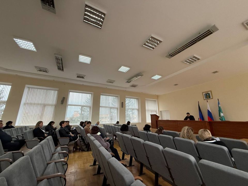 В Мангушском округе состоялось совещание по ключевым вопросам жизнеобеспечения округа В Мангушском округе состоялось совещание по ключевым вопросам жизнеобеспечения округа