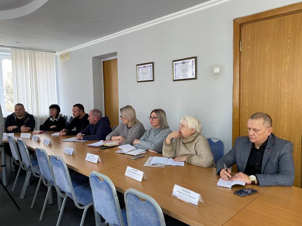 Евгений Поплавский: Провел аппаратное совещание с руководителями ведомств и представителями силовых структур Евгений Поплавский: Провел аппаратное совещание с руководителями ведомств и представителями силовых структур