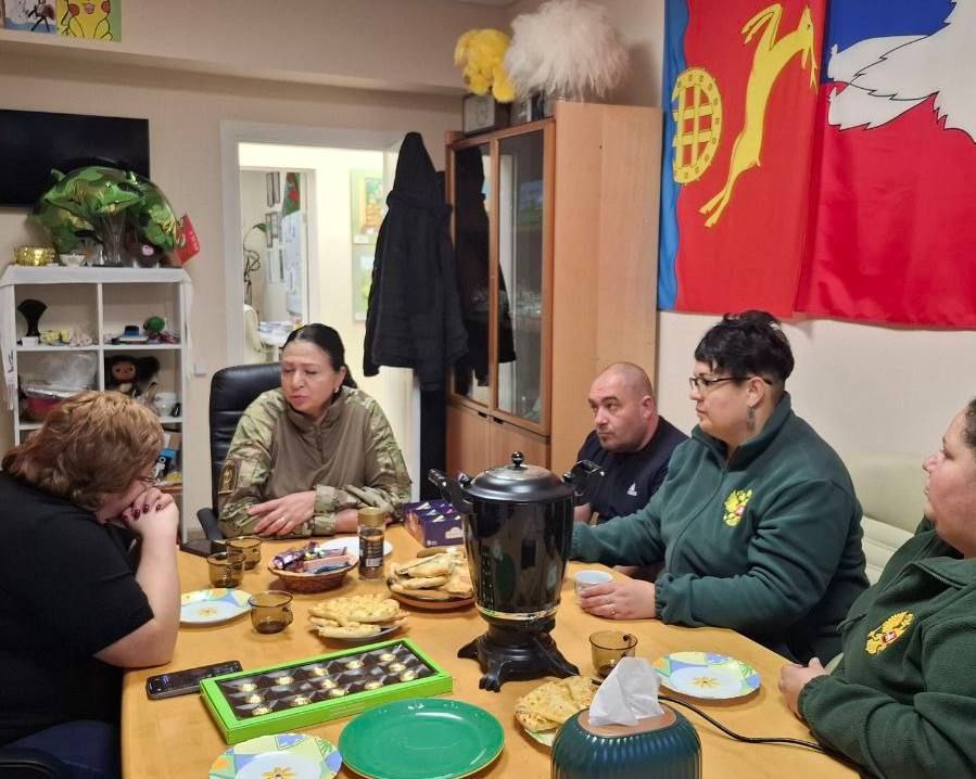 Мария Большакова, председатель «Союза семей военнослужащих», приехала в КСВО ДНР с большим гуманитарным Мария Большакова, председатель «Союза семей военнослужащих», приехала в КСВО ДНР с большим гуманитарным