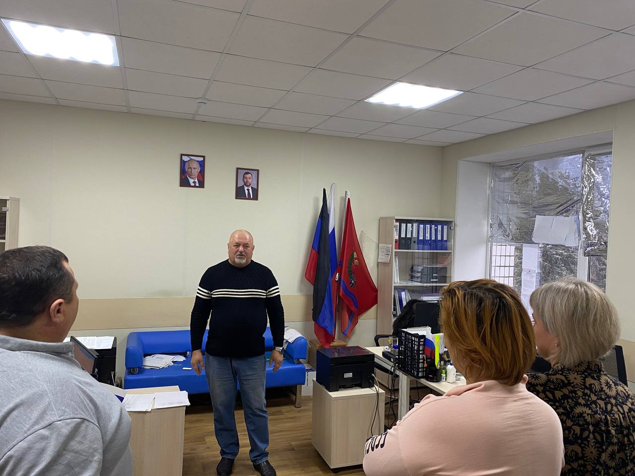 Провел встречу с коллективом Департамента по развитию территорий администрации Волновахского муниципального округа