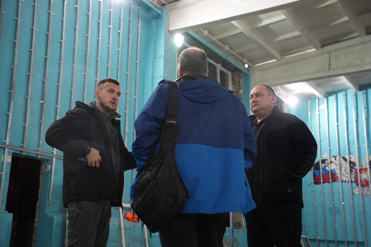 Специалисты устраняют протечки в спорткомплексе «Спарта» Специалисты устраняют протечки в спорткомплексе «Спарта»