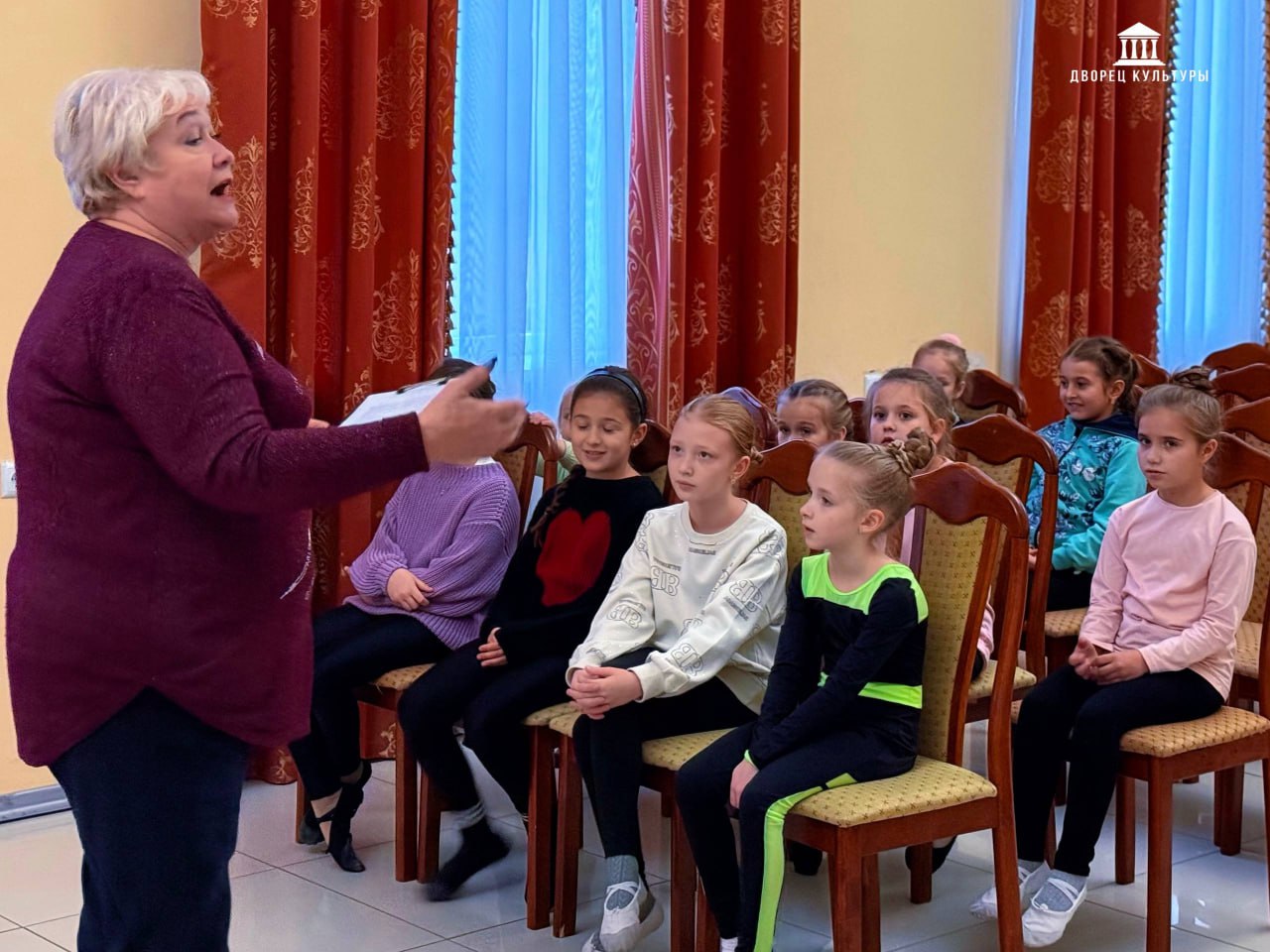 28 октября, в Международный день анимации, сотрудники Харцызского городского Дворца Культуры подготовили феерическую развлекательную программу для участников художественной самодеятельности 28 октября, в Международный день анимации, сотрудники Харцызского городского Дворца Культуры подготовили феерическую развлекательную программу для участников художественной самодеятельности