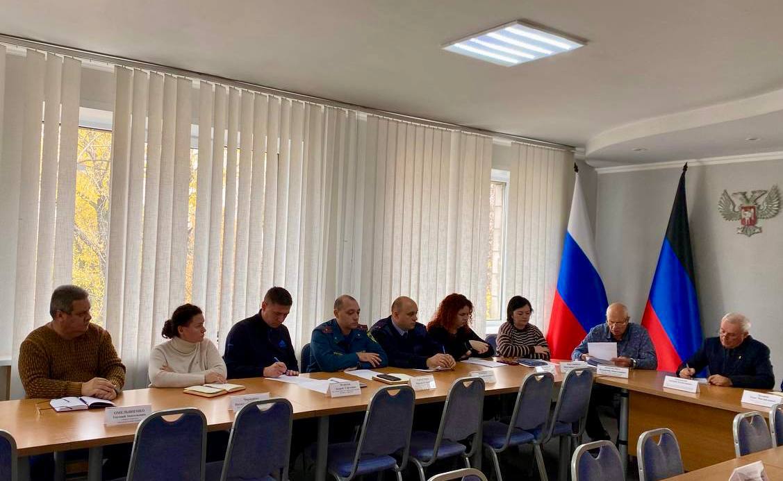 Евгений Поплавский: Провел аппаратное совещание с руководителями ведомств и представителями силовых структур Евгений Поплавский: Провел аппаратное совещание с руководителями ведомств и представителями силовых структур