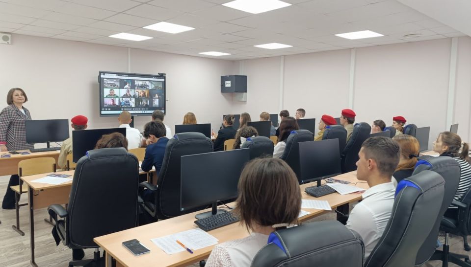 Участниками единого профориентационного мероприятия «Каникулы с пользой» стали порядка 450 подростков по всей республике Участниками единого профориентационного мероприятия «Каникулы с пользой» стали порядка 450 подростков по всей республике