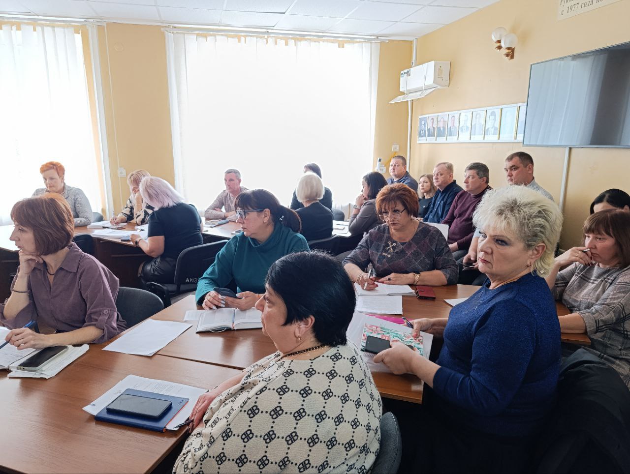 Игорь Лызов: На еженедельном аппаратном совещании с начальниками управлений, отделов, секторов администрации округа и руководителями учреждений рассмотрели ряд вопросов Игорь Лызов: На еженедельном аппаратном совещании с начальниками управлений, отделов, секторов администрации округа и руководителями учреждений рассмотрели ряд вопросов