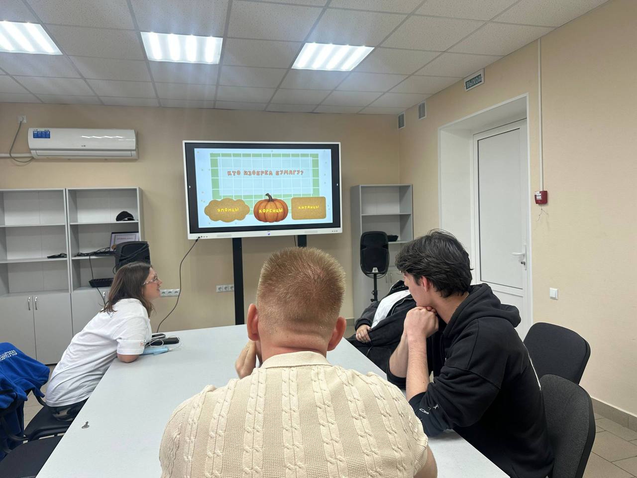 Денис Зубов: 27 октября отмечается Международный день школьных библиотек — важный праздник, подчеркивающий роль библиотек в формировании у детей любви к чтению, развитию знаний и творческого мышления Денис Зубов: 27 октября отмечается Международный день школьных библиотек — важный праздник, подчеркивающий роль библиотек в формировании у детей любви к чтению, развитию знаний и творческого мышления