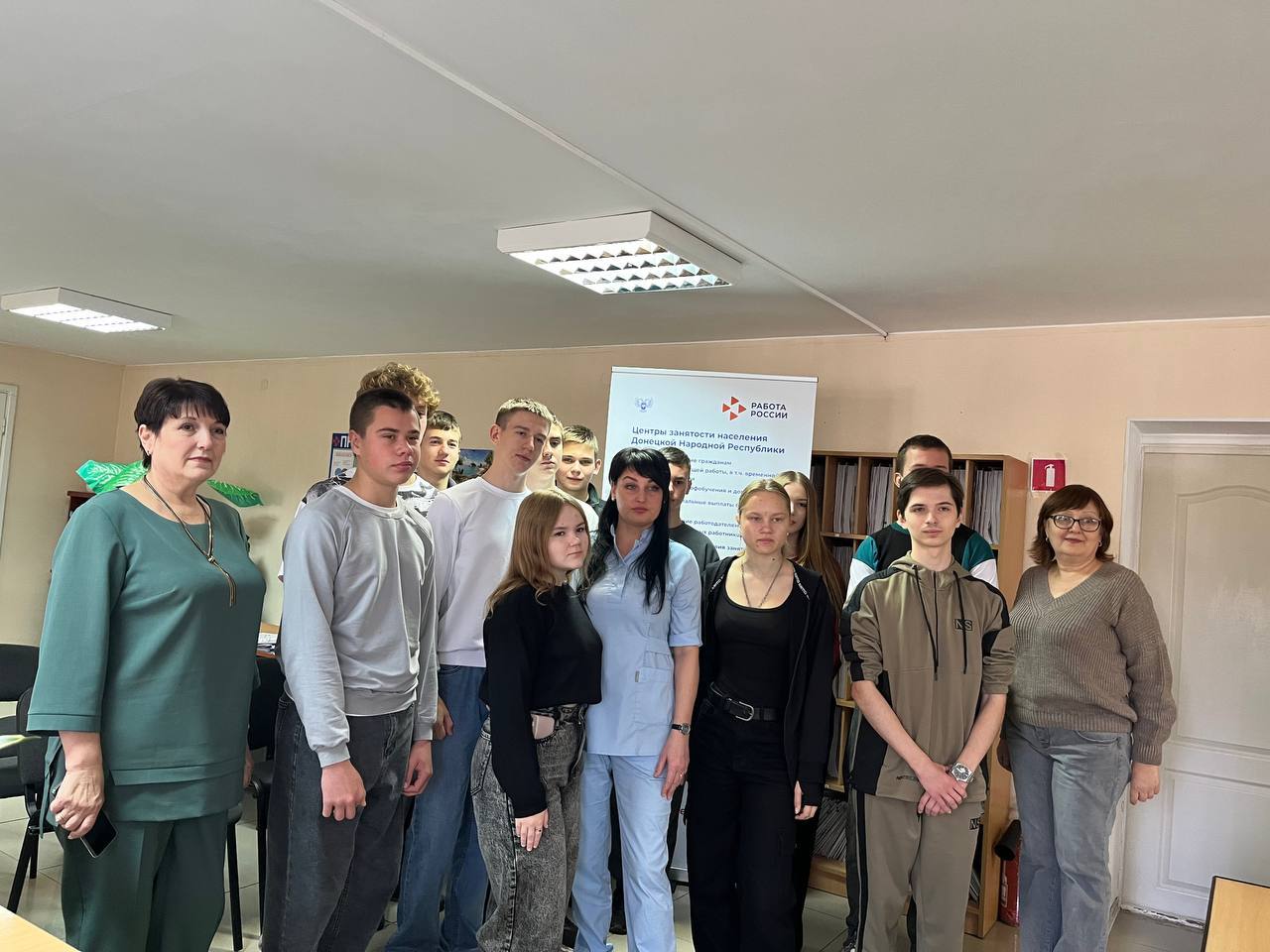 «Профессиональные пробы школьников» в рамках акции "Учиться в Донбассе" и проекта "Ура, каникулы" «Профессиональные пробы школьников» в рамках акции "Учиться в Донбассе" и проекта "Ура, каникулы"