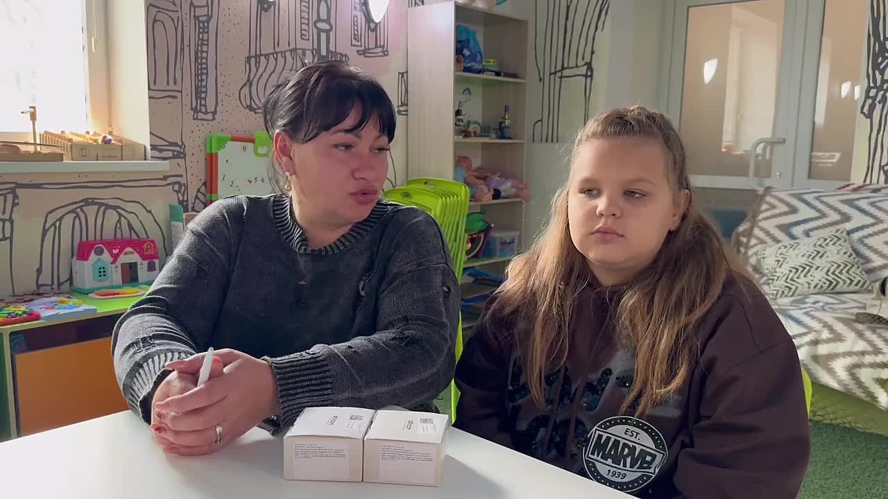 Для 11-летней Милены из Дебальцево началась новая жизнь: наш фонд передал ей современные слуховые аппараты