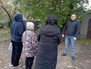 В городе Волноваха состоялась встреча с жителями, в ходе которой были подняты следующие вопросы: