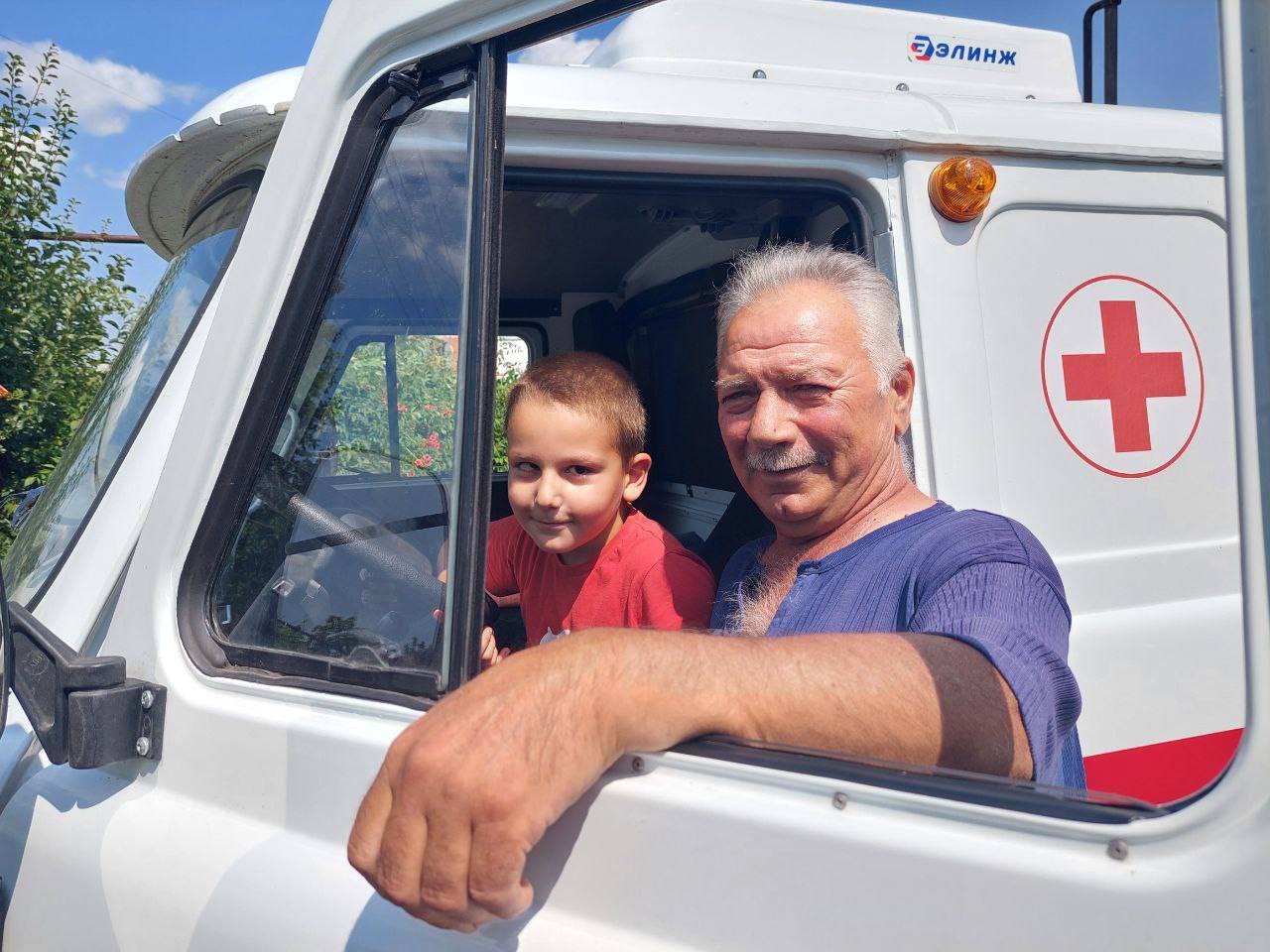 С любовью и теплом: активисты "Движения Первых" поздравляют бабушек и дедушек! С любовью и теплом: активисты "Движения Первых" поздравляют бабушек и дедушек!