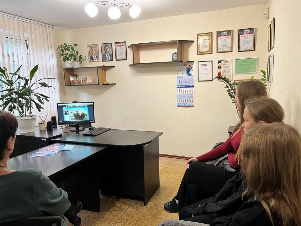 «Профессиональные пробы школьников» в рамках акции "Учиться в Донбассе" и проекта "Ура, каникулы" «Профессиональные пробы школьников» в рамках акции "Учиться в Донбассе" и проекта "Ура, каникулы"