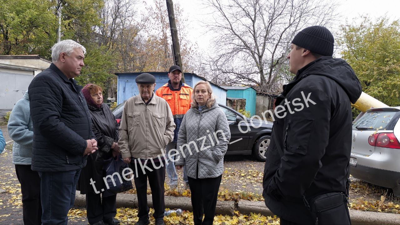 Сегодня в Петровском районе состоялся сход граждан, в котором принял участие заместитель главы администрации г. о. Донецк Сегодня в Петровском районе состоялся сход граждан, в котором принял участие заместитель главы администрации г. о. Донецк