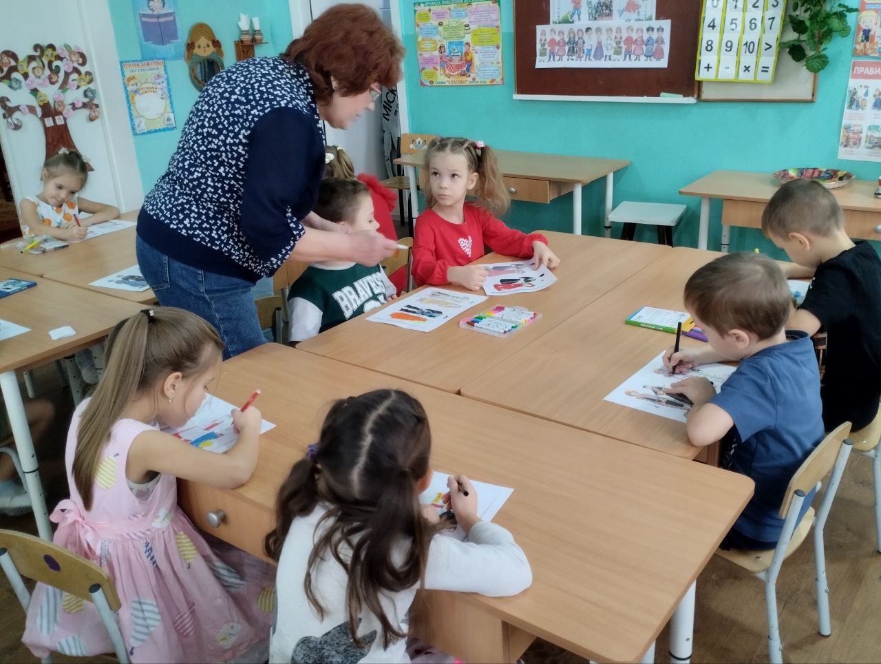 В детском саду Ждановки прошли мероприятия ко Дню народного единства В детском саду Ждановки прошли мероприятия ко Дню народного единства