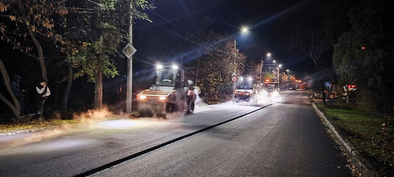 Дорожники Московской области с 2022 года восстановили в ДНР свыше 140 километров дорог Дорожники Московской области с 2022 года восстановили в ДНР свыше 140 километров дорог