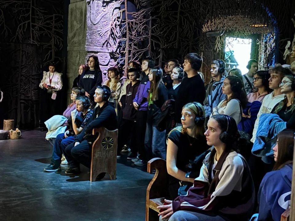 Олег Трофимов: Прикосновение к святыням: дети Донбасса в «Новом Херсонесе» Олег Трофимов: Прикосновение к святыням: дети Донбасса в «Новом Херсонесе»