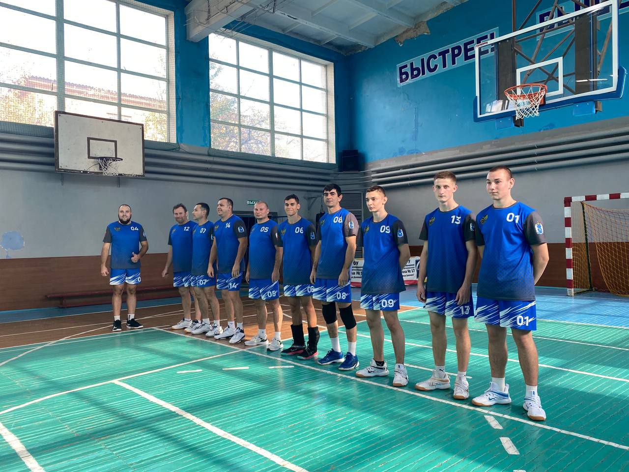 ЧЕМПИОНАТ ПАМЯТИ. Стартовал Чемпионат Донецкой Народной Республики по волейболу среди мужских команд сезон 2025-2026, посвященный памяти тренера Олега Петровича Илюшенко