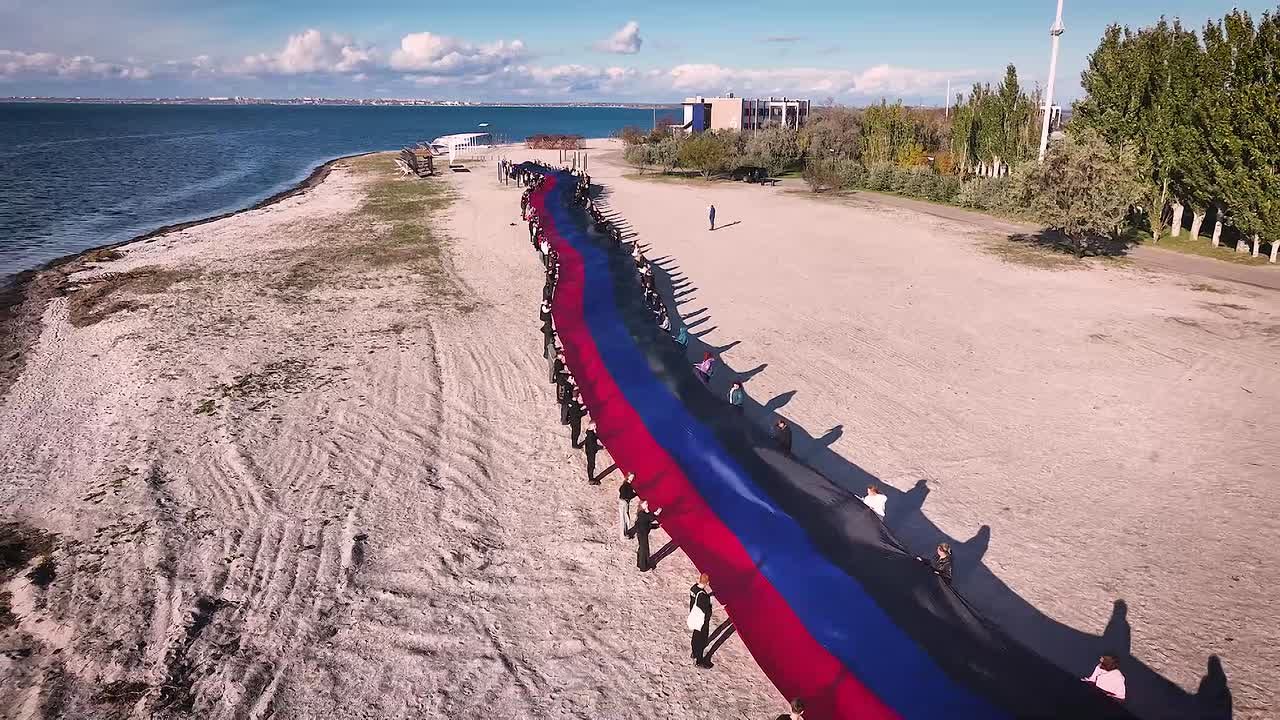 Все начинается с доверия. И с тех, кто готов протянуть руку помощи