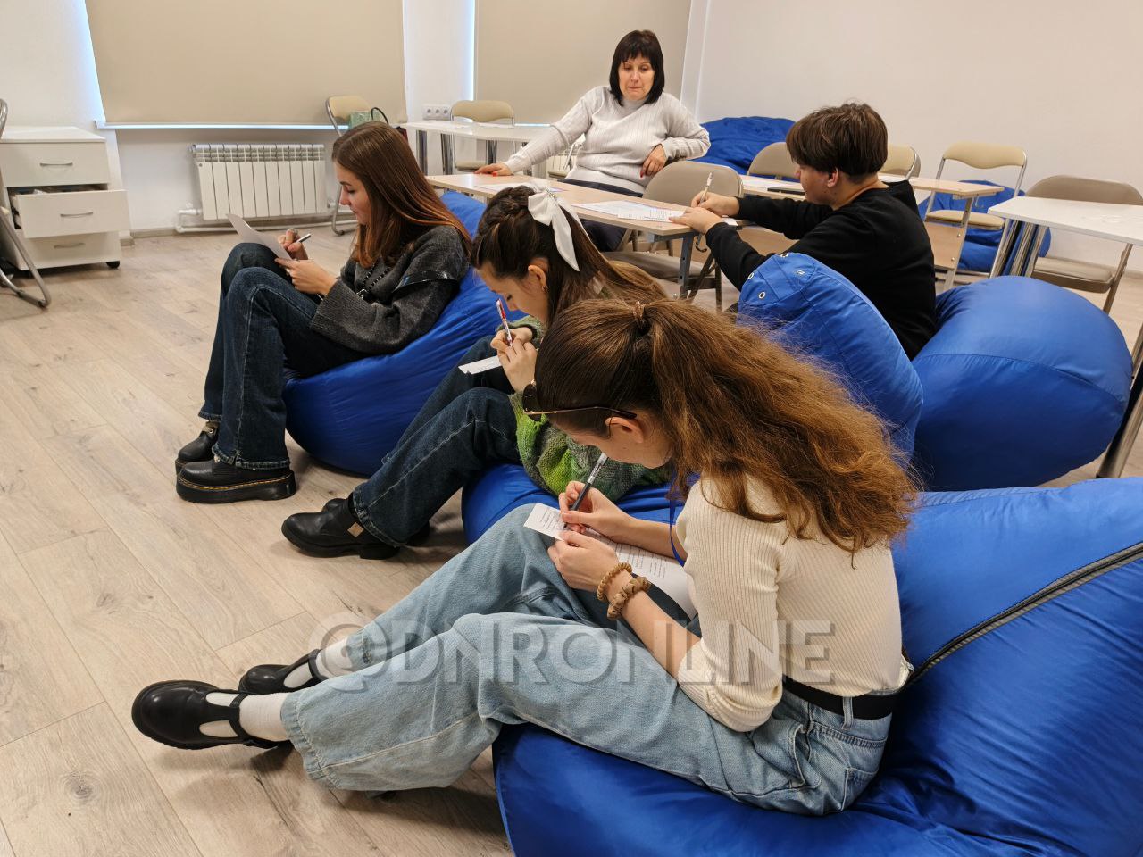 В Донецком краеведческом музее прошло мероприятие ко Дню народного единства В Донецком краеведческом музее прошло мероприятие ко Дню народного единства