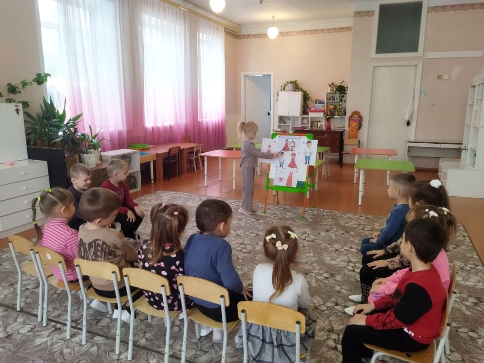 В детском саду Ждановки прошли мероприятия ко Дню народного единства В детском саду Ждановки прошли мероприятия ко Дню народного единства
